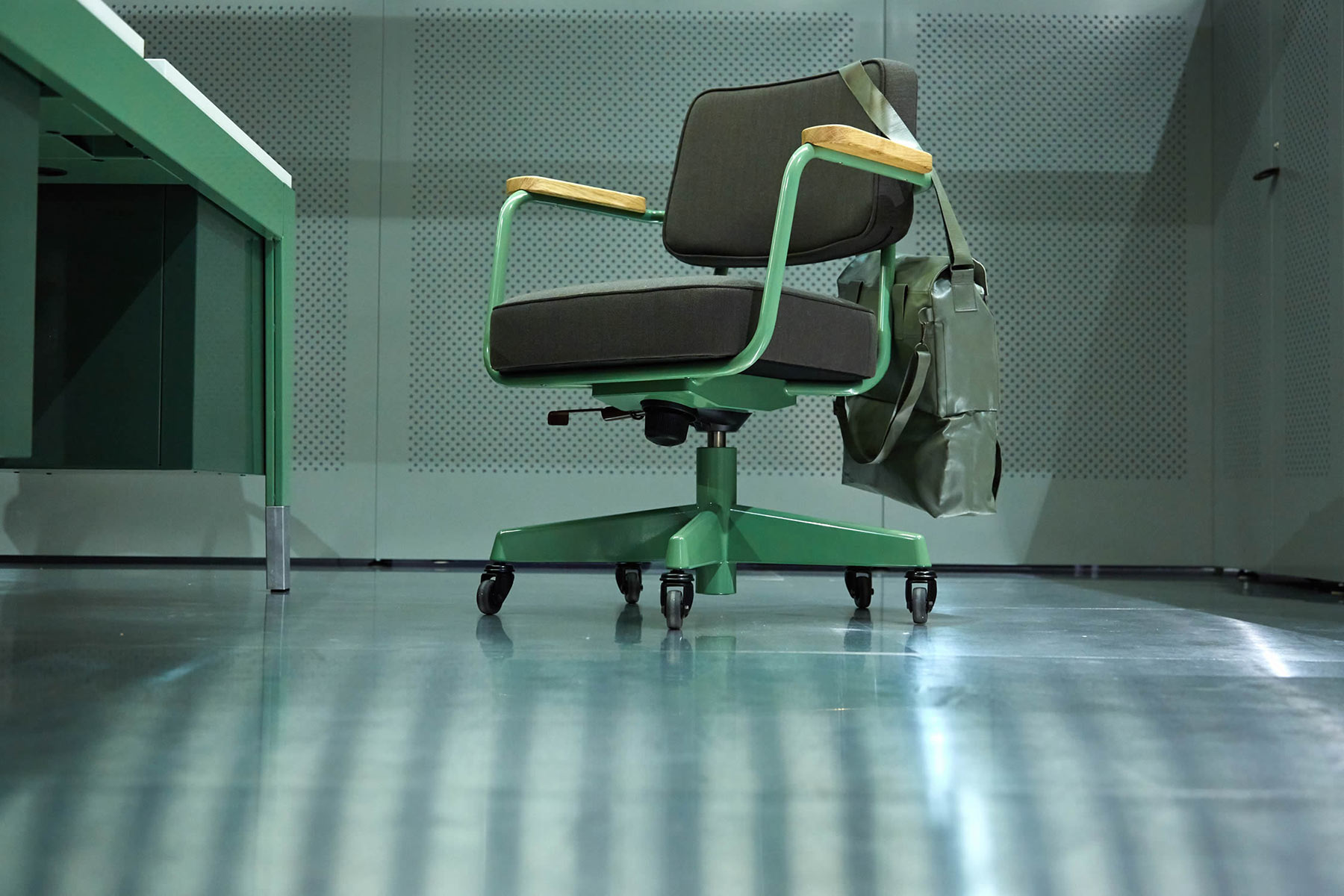 办公椅|布面职员椅|办公家具|中国有限公司官家具|透视转向椅